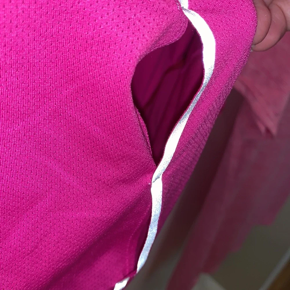 Nike Dri-fit and New Balance athletic shirt bundle - Picture 10 of 10